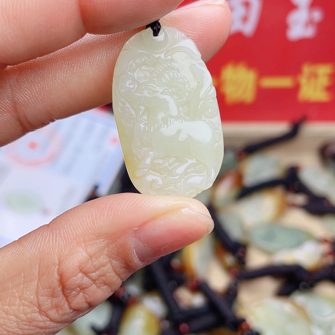 和田玉颈饰未镶嵌