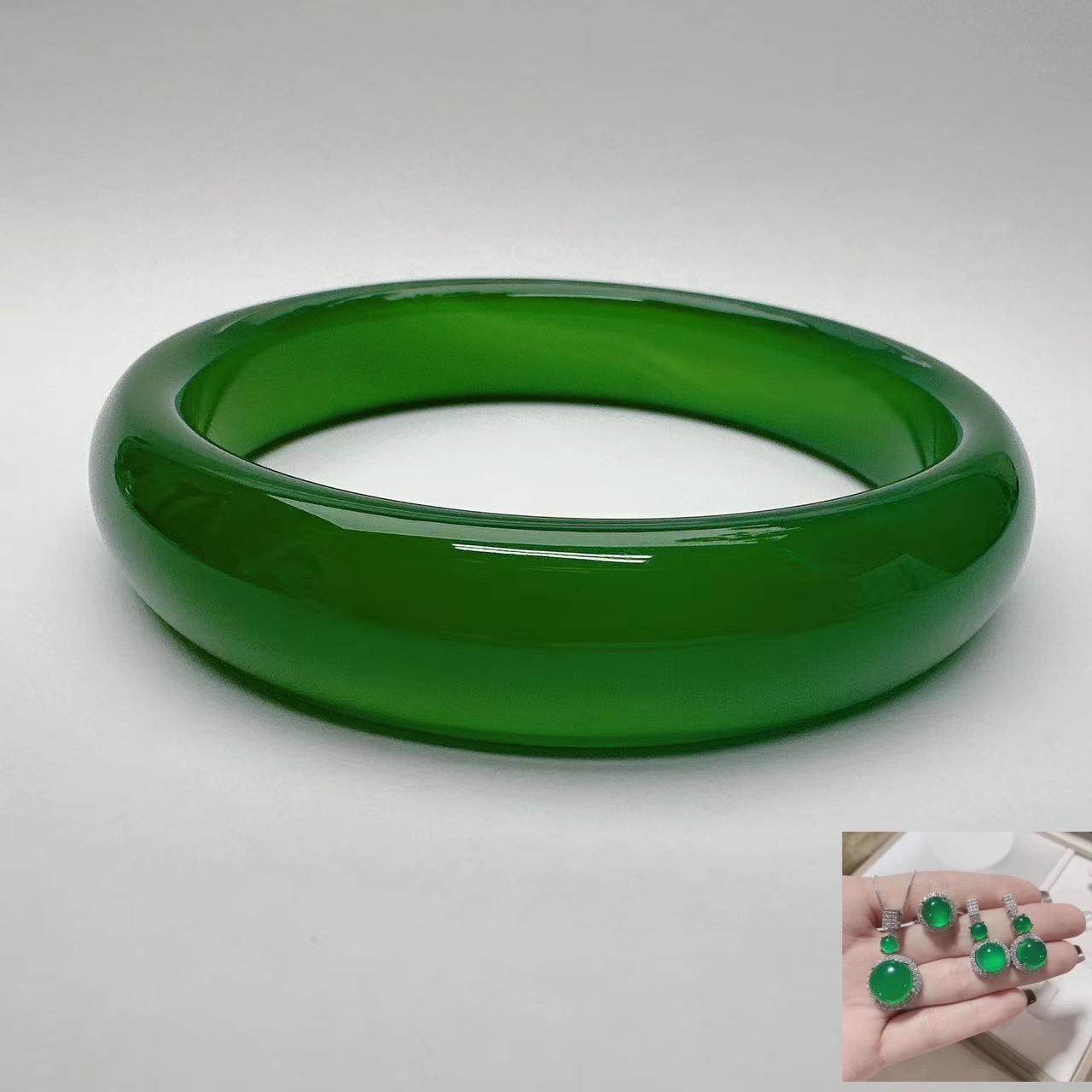 【元福珠宝】时尚精美手镯＋耳环项链戒指【证书+礼盒】玛瑙