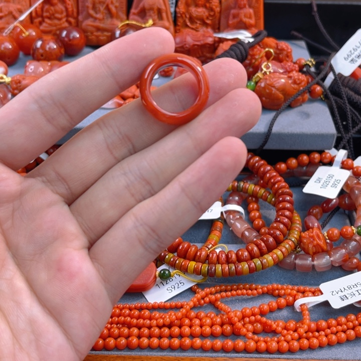 南红玛瑙多样性发一未镶嵌跑环瓦西15.6mm