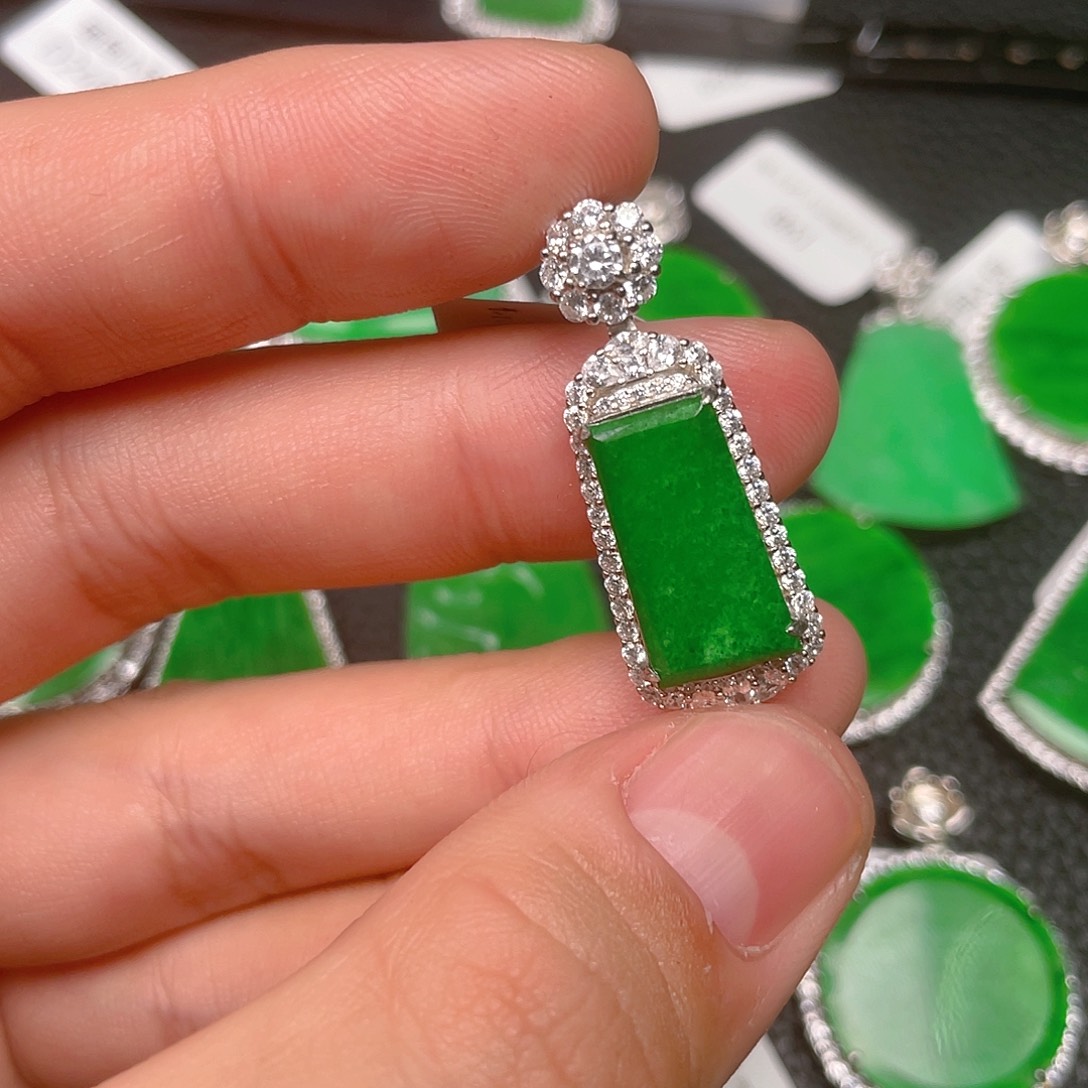 【闪购商品】翡翠吊坠(不含链)银S925镶嵌