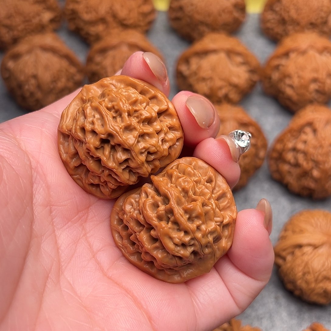 把件文玩核桃三*三精品野生秦闷狮子头35.5全品毕业款