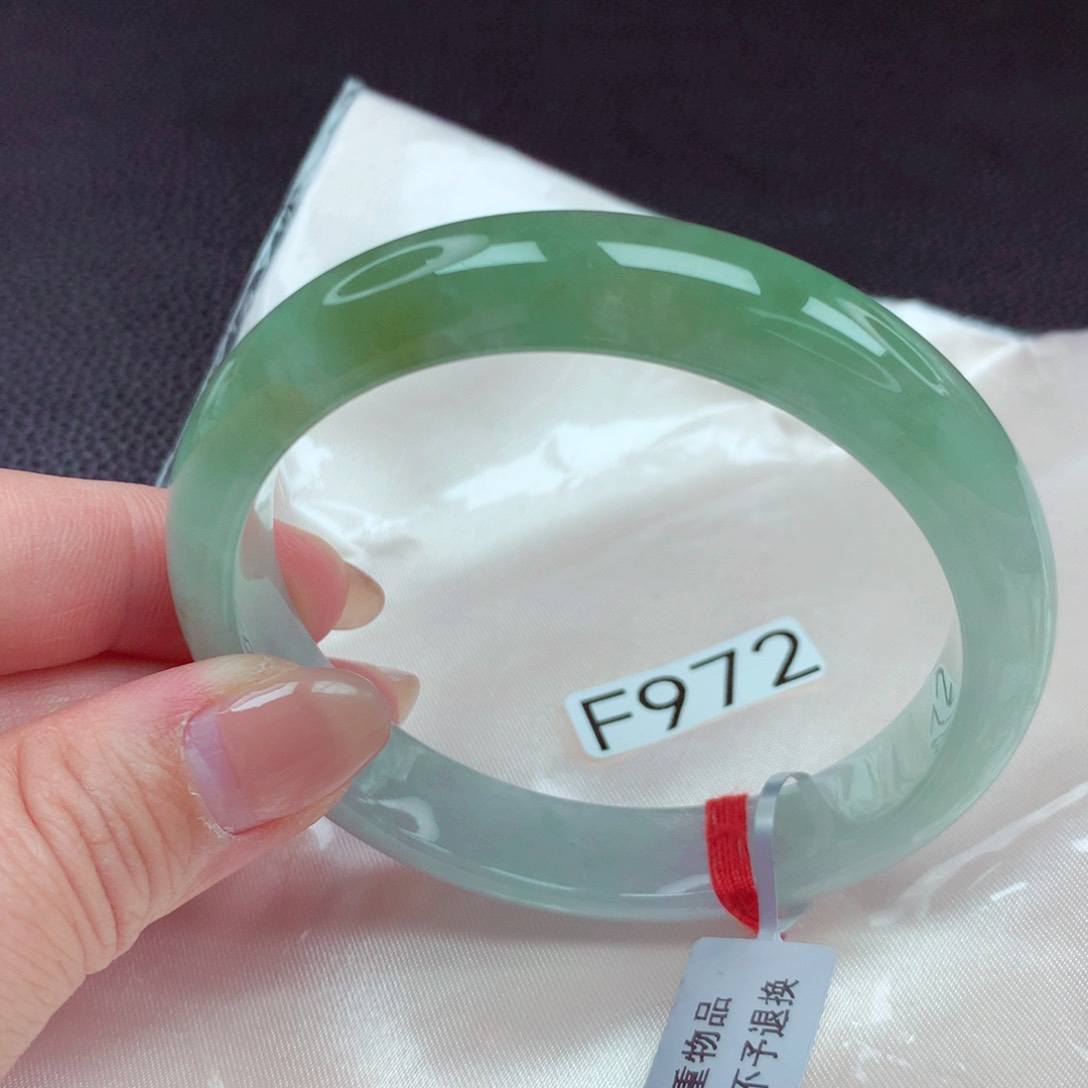 翡翠手镯未镶嵌手镯88