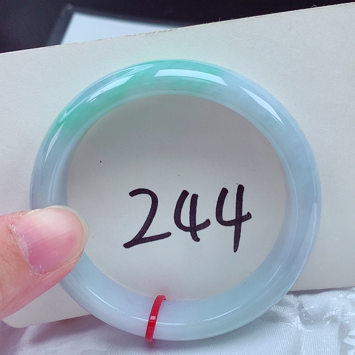 翡翠未镶嵌手镯翡翠