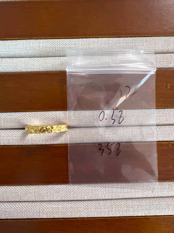 克重0.38 12号 宽版碎冰冰戒指 足金999