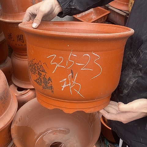 紫砂中国宜兴紫砂花盆，