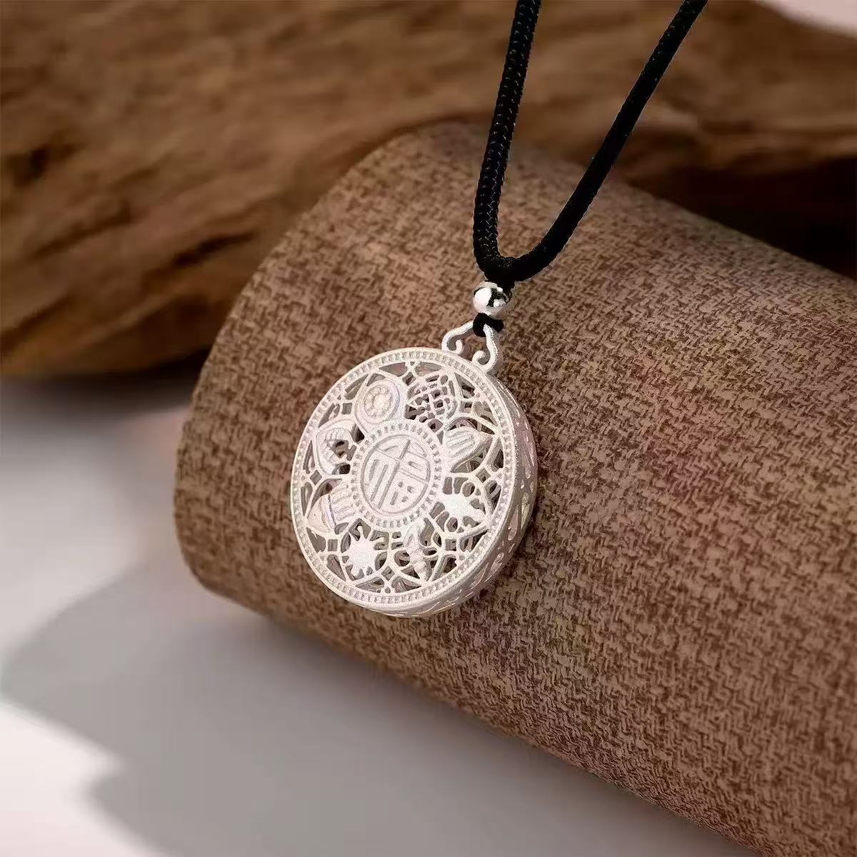 八宝罗盘吊坠编织绳