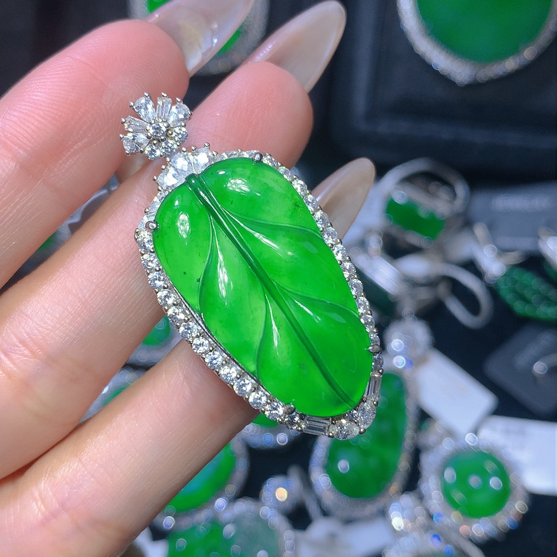 翡翠吊坠(不含链)银S925镶嵌翡翠