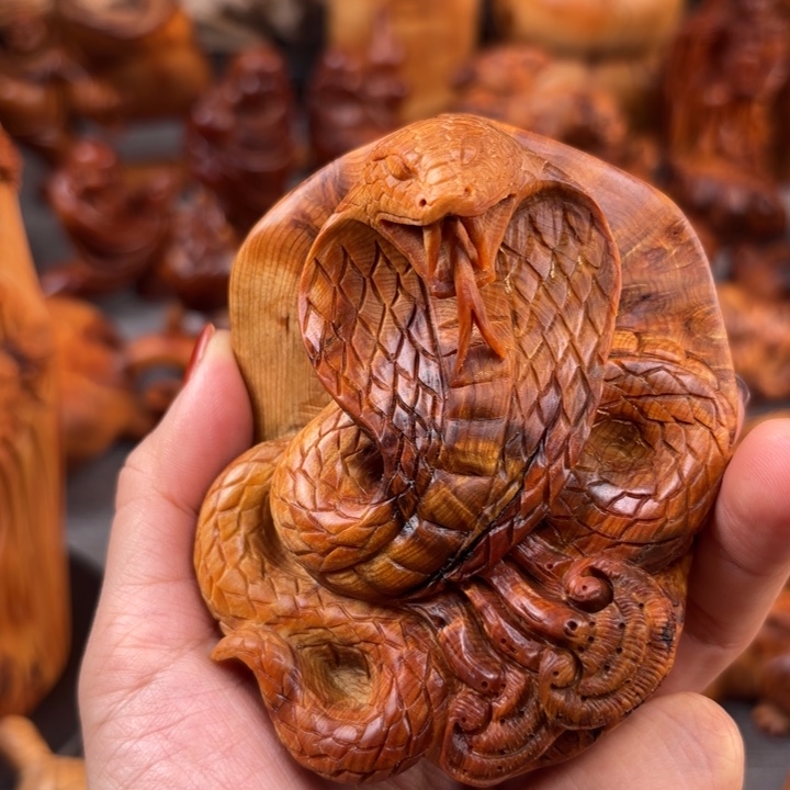 问***愧太行崖柏手把件的设计和制作