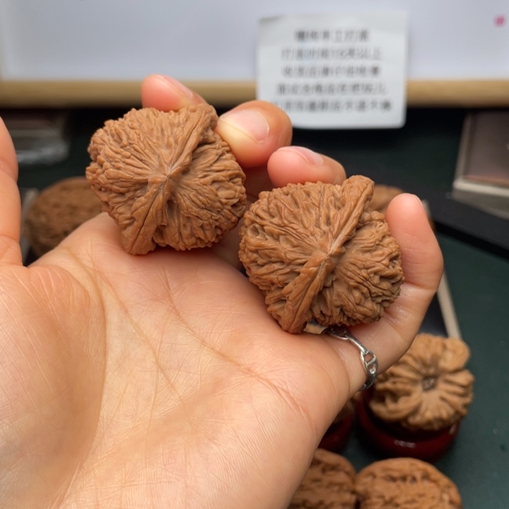 文玩核桃吊坠393935尺三角