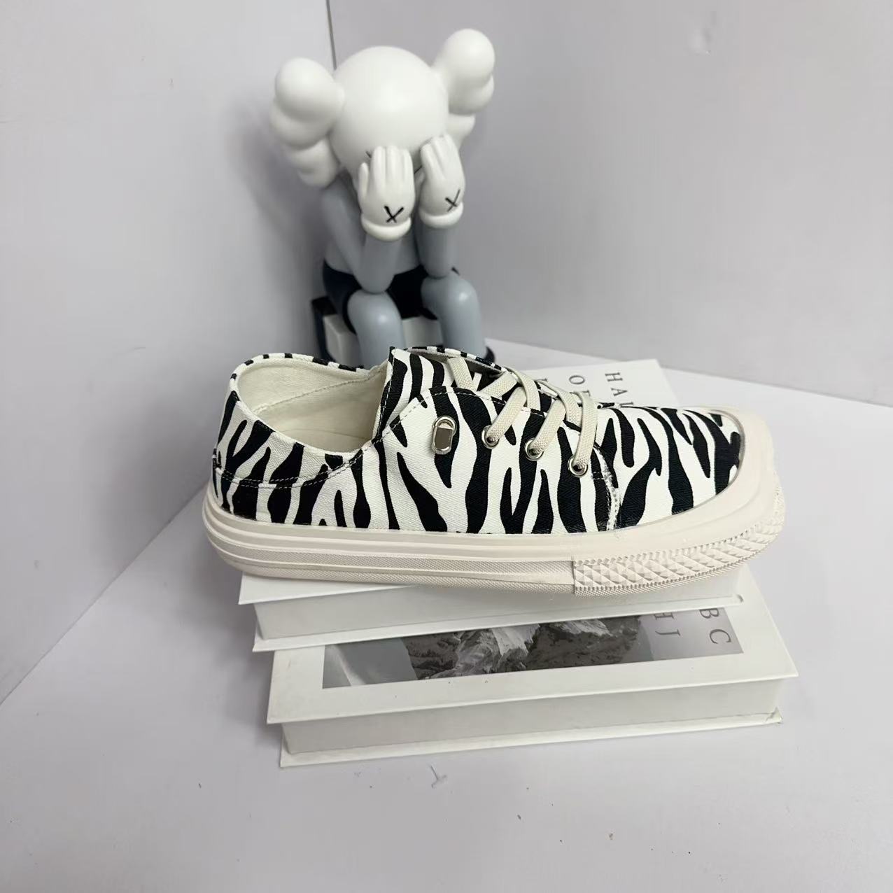 2316儿童低帮车缝线休闲风女帆布鞋拼色韩版男魔术贴