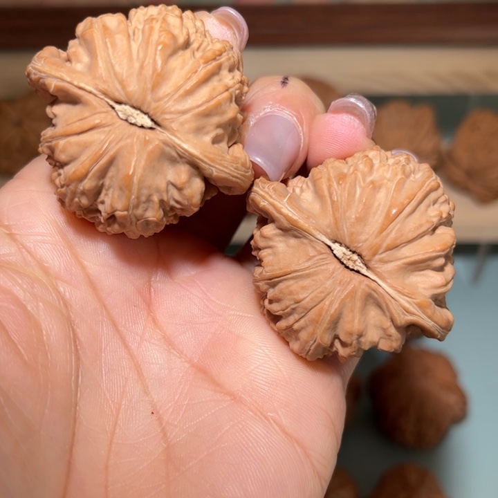 y***.吊坠文玩核桃闷白