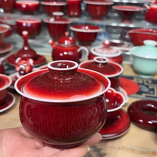 景德镇陶瓷红马坊布袋盖碗