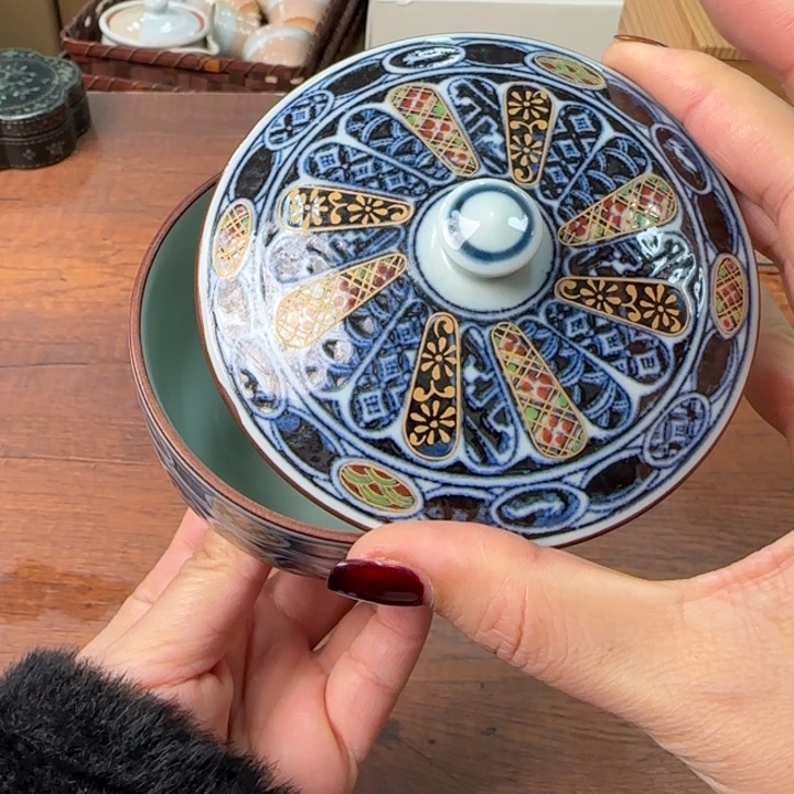 一个陶瓷物件哈哈哈哈