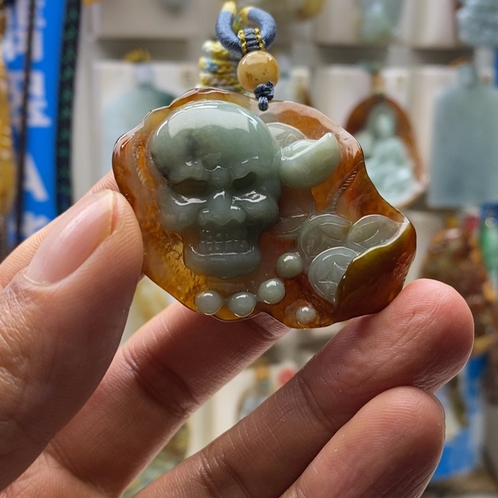 翡翠未镶嵌颈饰财