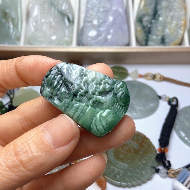 翡翠未镶嵌颈饰翡翠