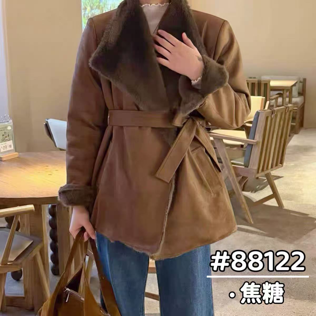 88122韩版中长款复古港风季翻领收腰显瘦皮毛一体外套