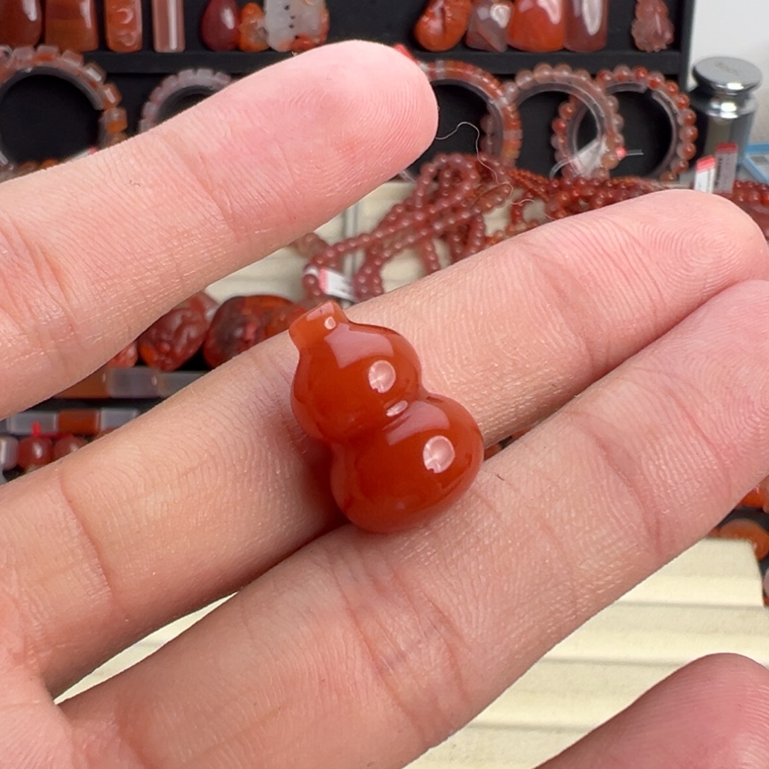 Y***2南红玛瑙未镶嵌颈饰葫芦