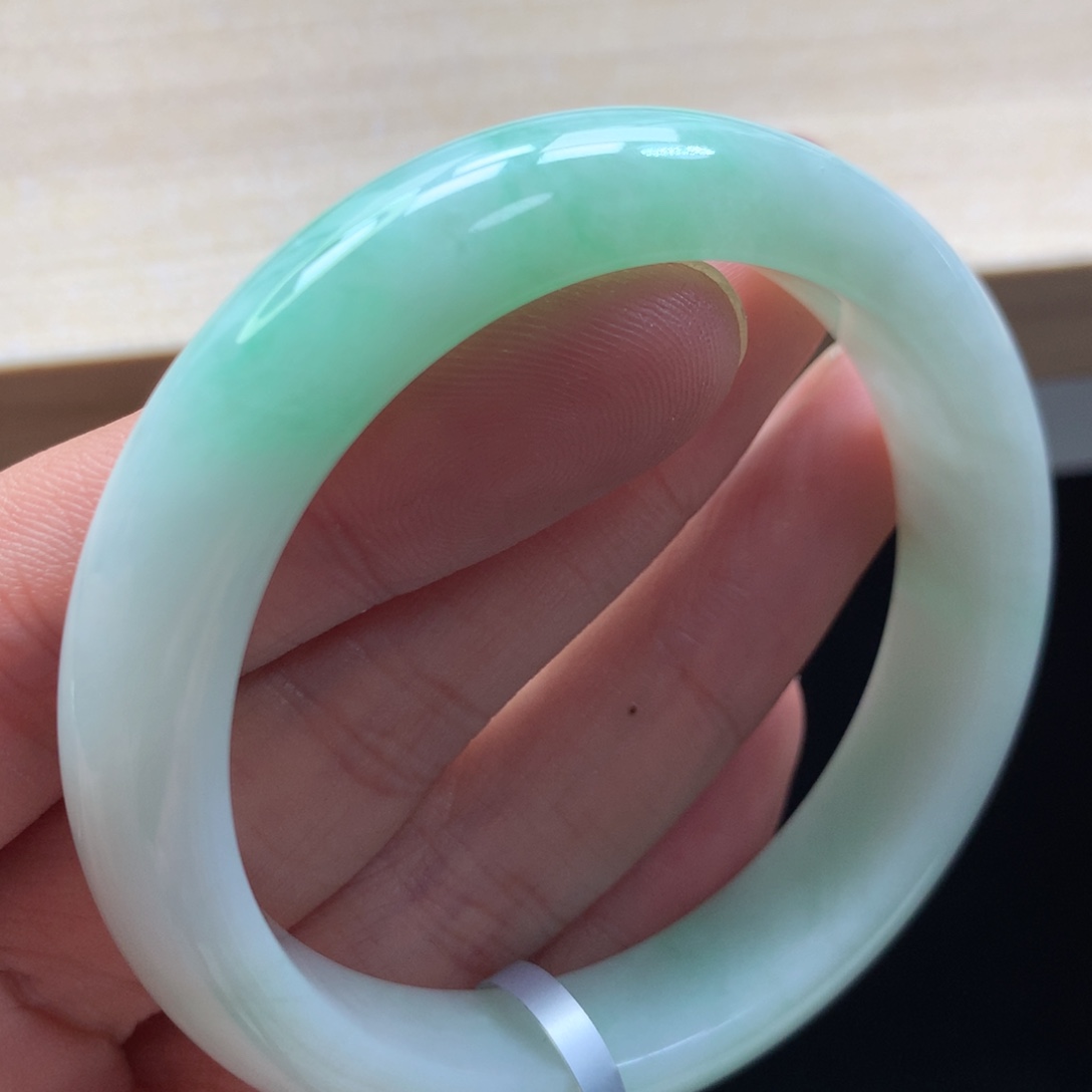 未镶嵌手镯翡翠手镯