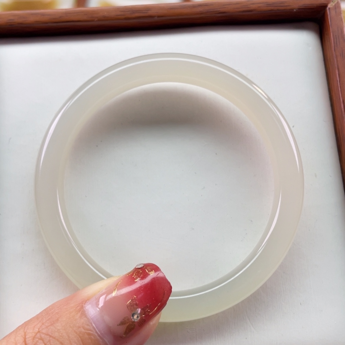 【闪购商品】和田玉手镯未镶嵌52