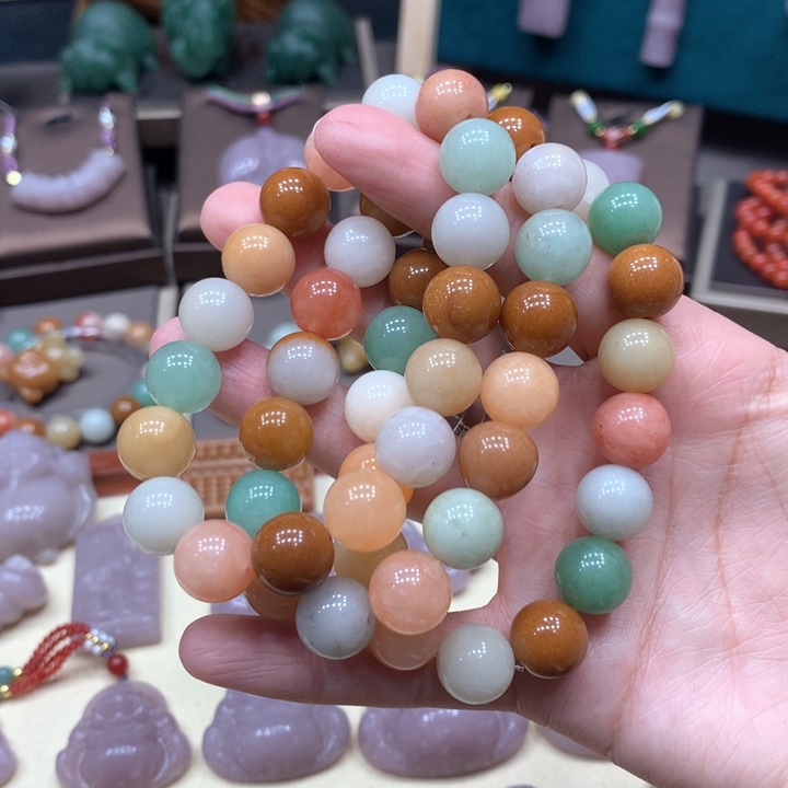 石英质玉颈饰未镶嵌