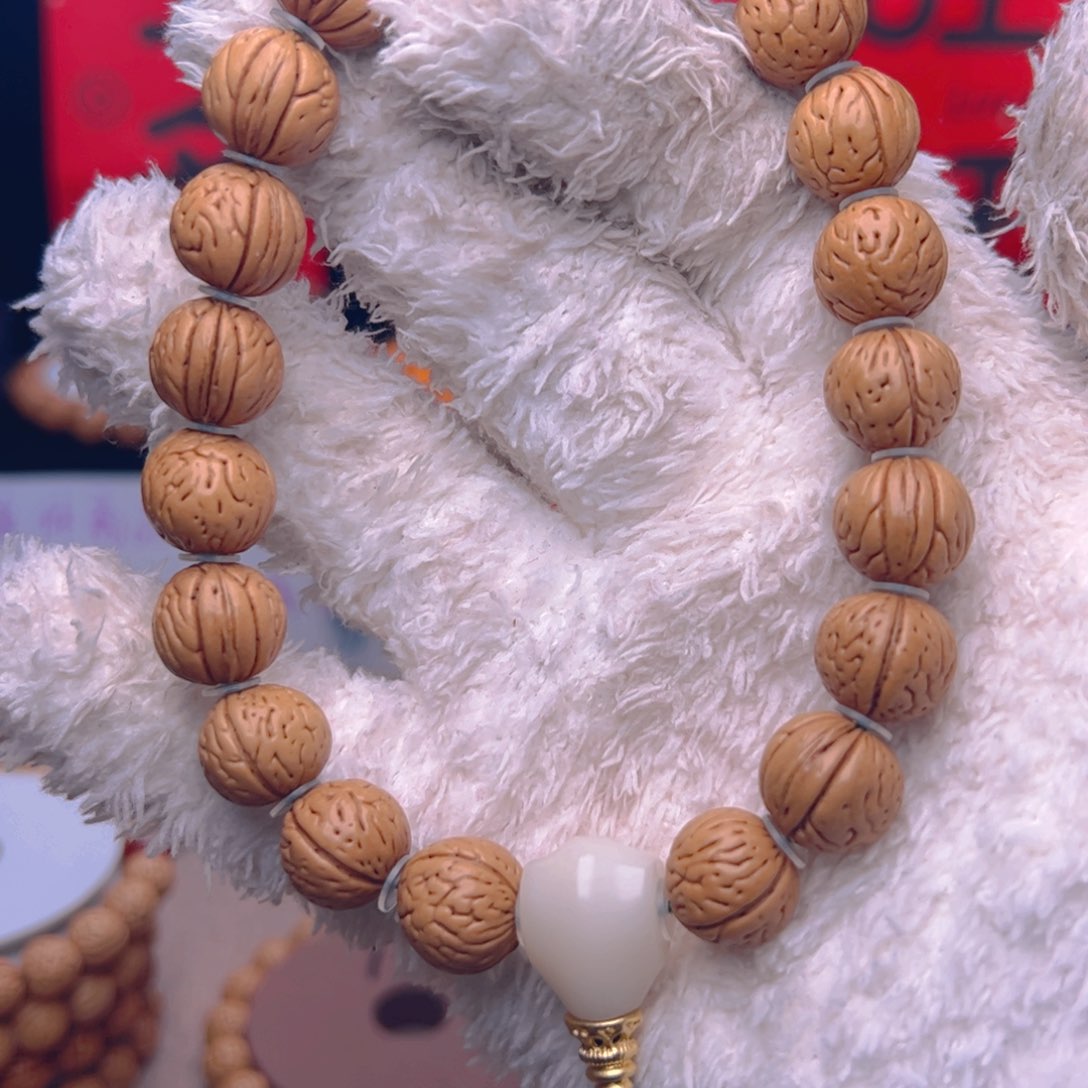 桃核手串1.3无修矮桩金蟾手持