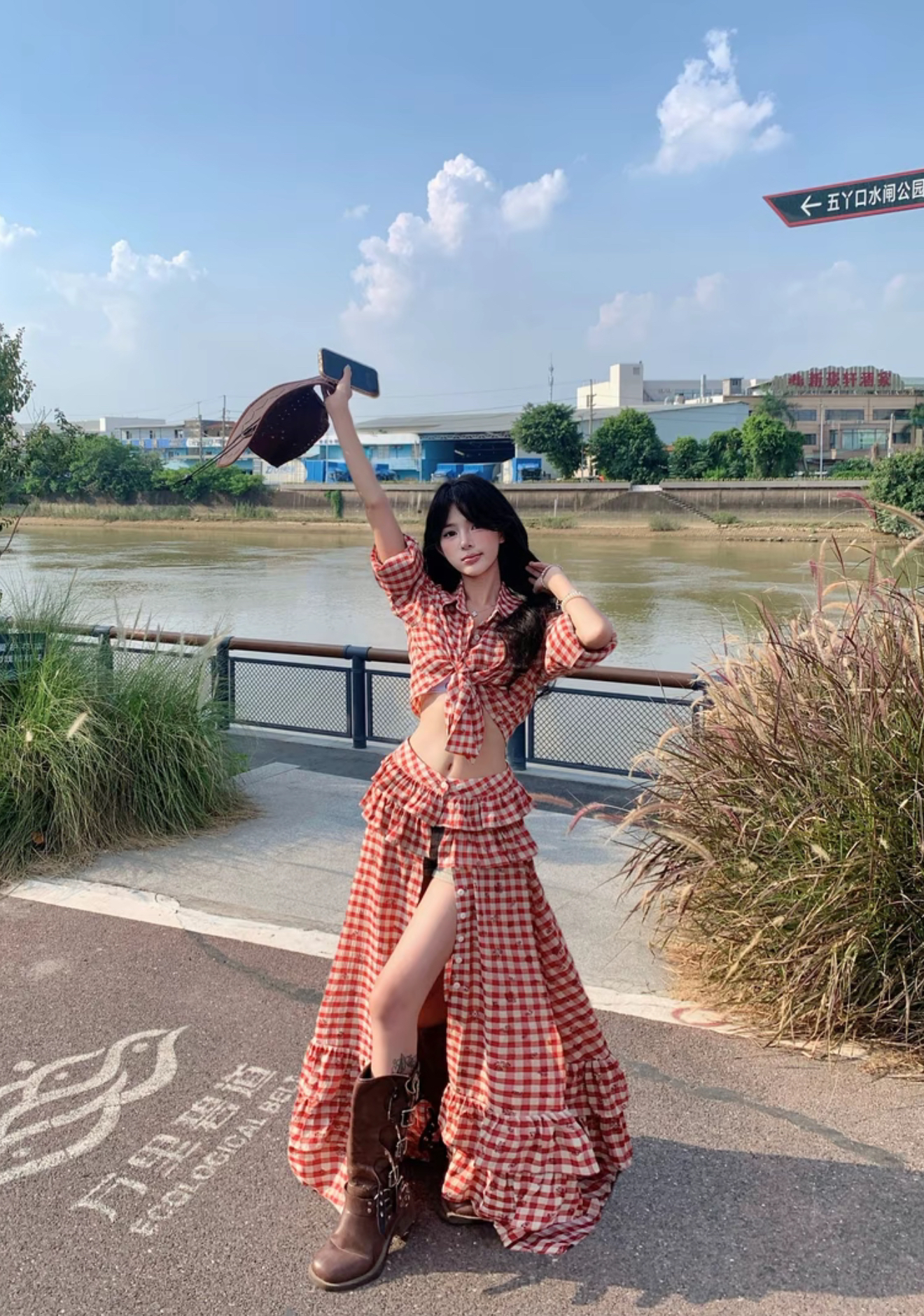 度假风红色格纹格子衬衣大裙摆女早秋复古辣妹收腰气质长裙