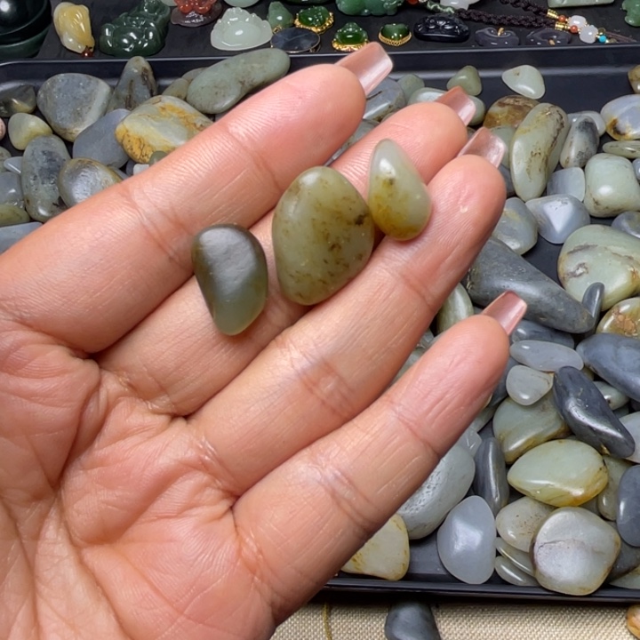 和田玉未镶嵌珠宝半成品