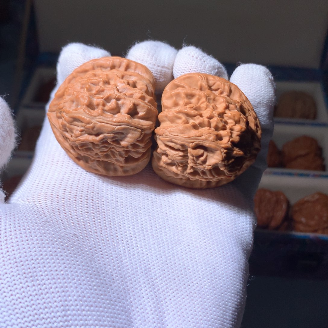 文玩核桃把件三角白