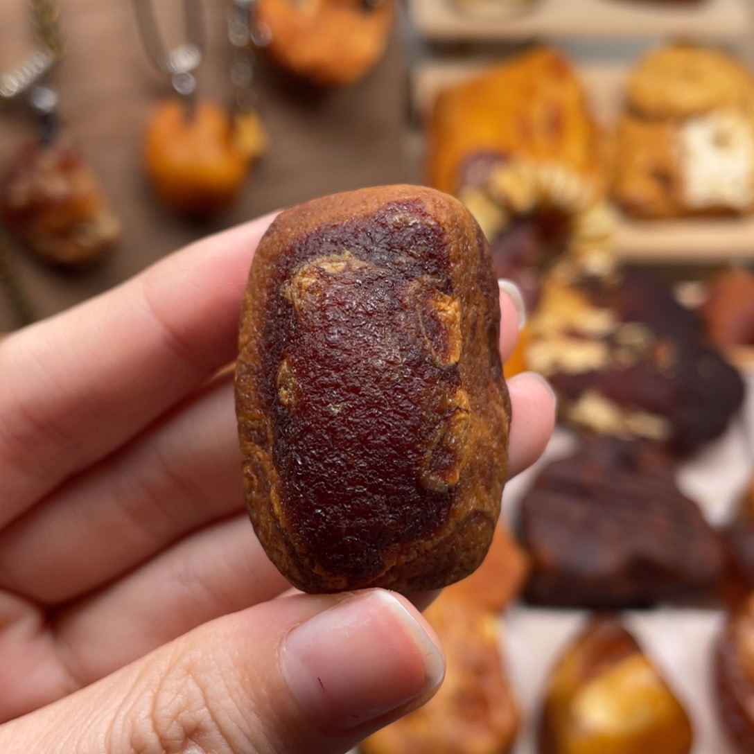 琥珀未镶嵌珠宝奇石