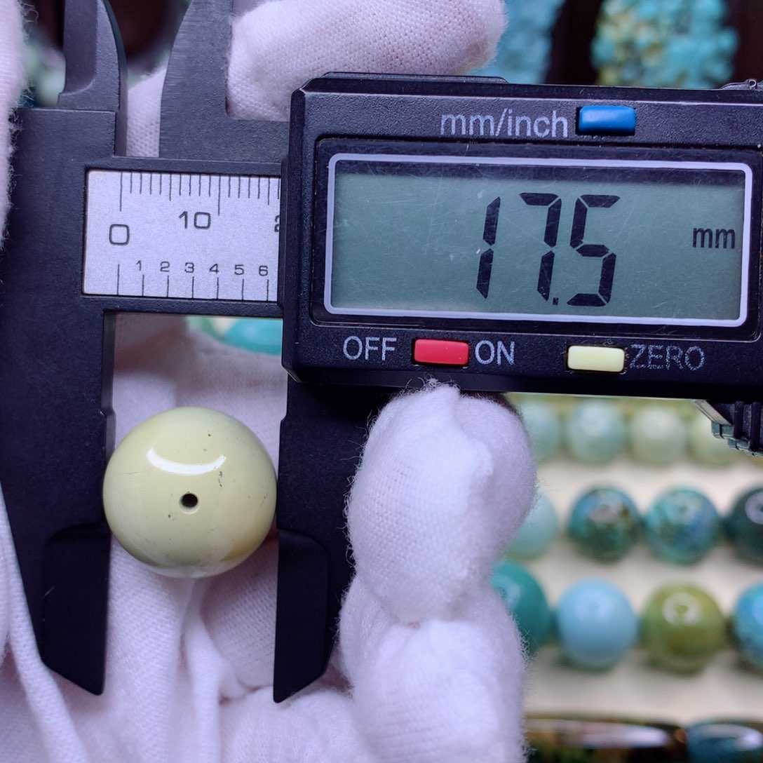 绿松石颈饰未镶嵌