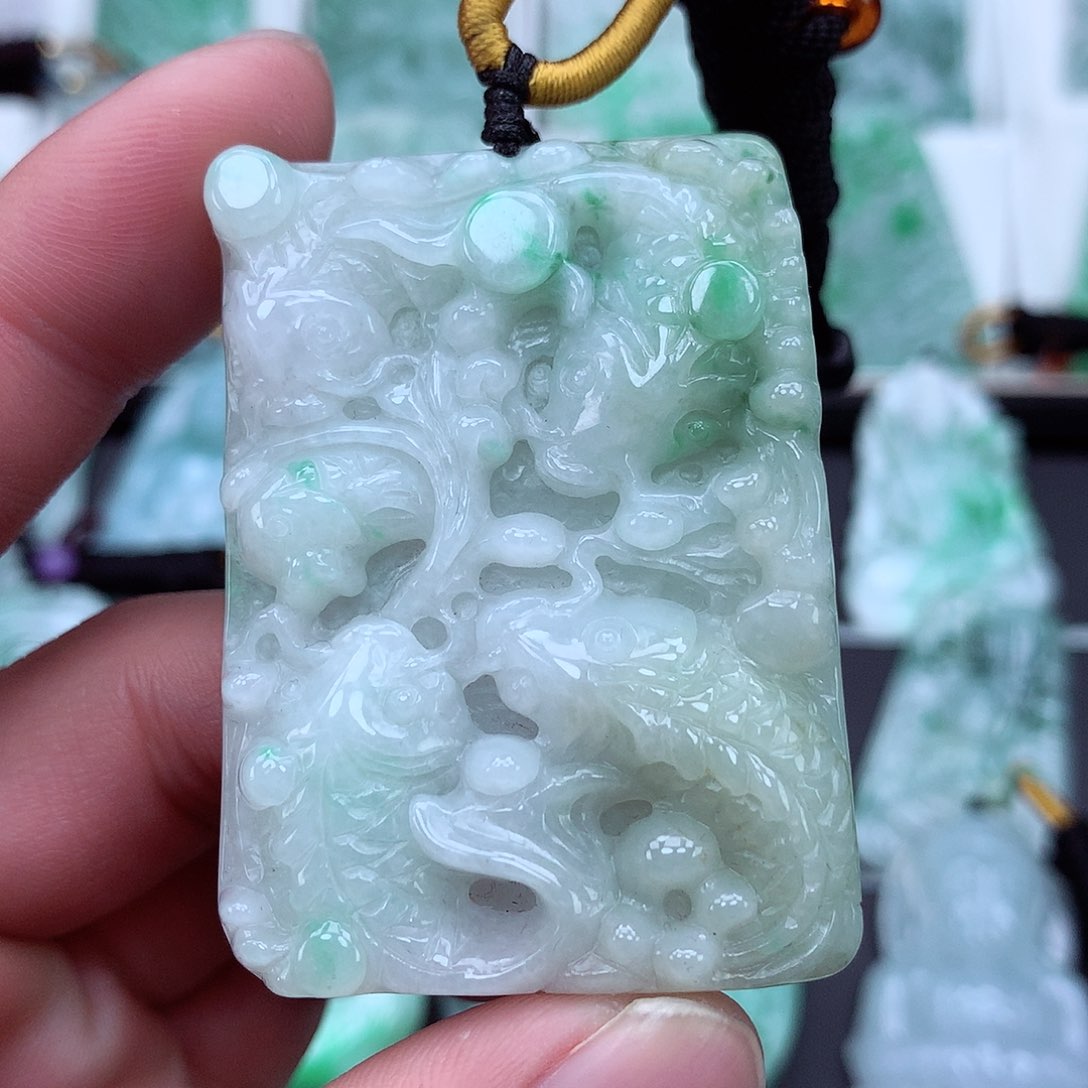 翡翠颈饰未镶嵌翡翠吊坠