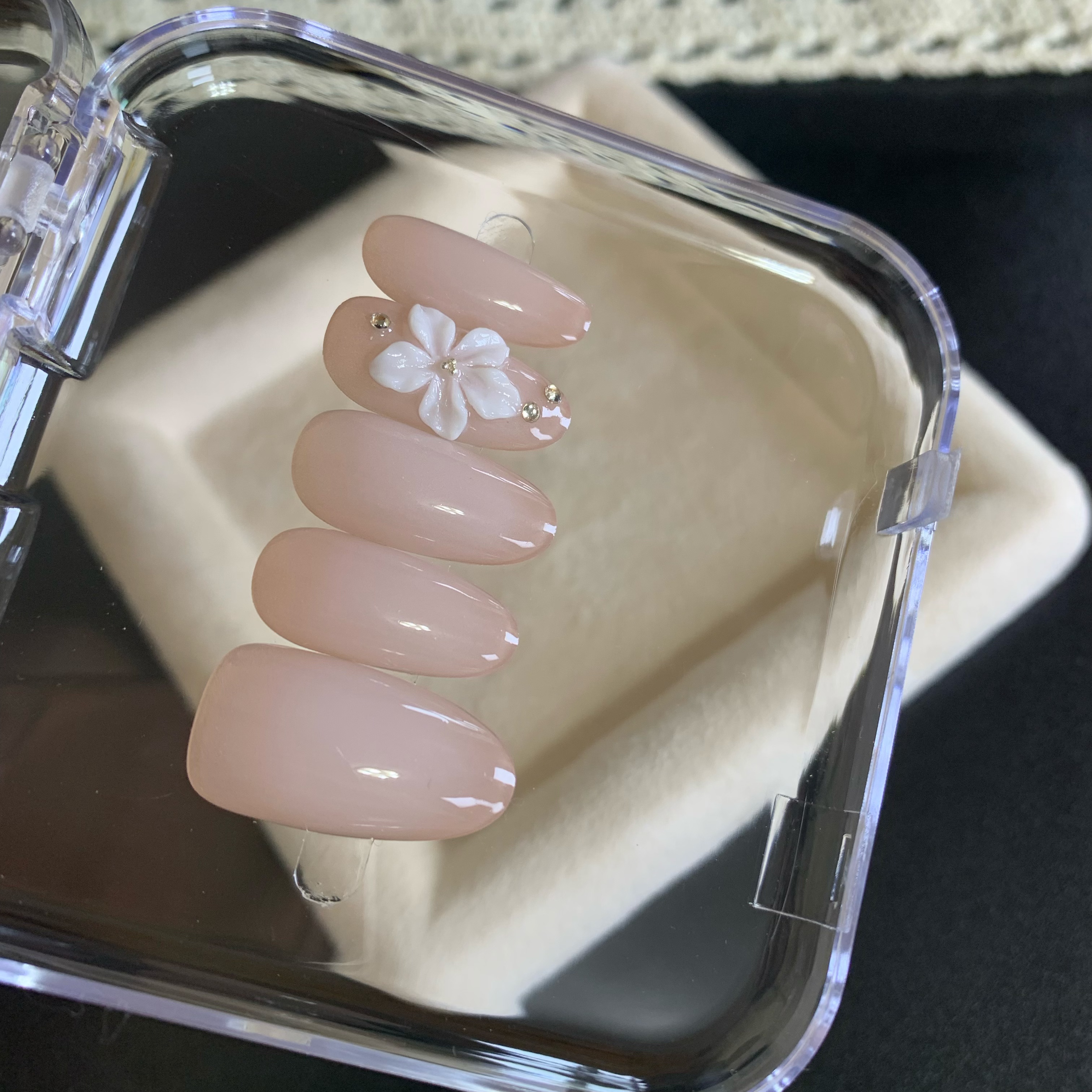 预售 腮白雕花 纯手工穿戴甲美甲日常显白甲片