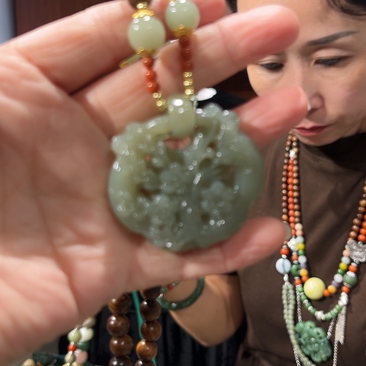 颈饰未镶嵌和田玉