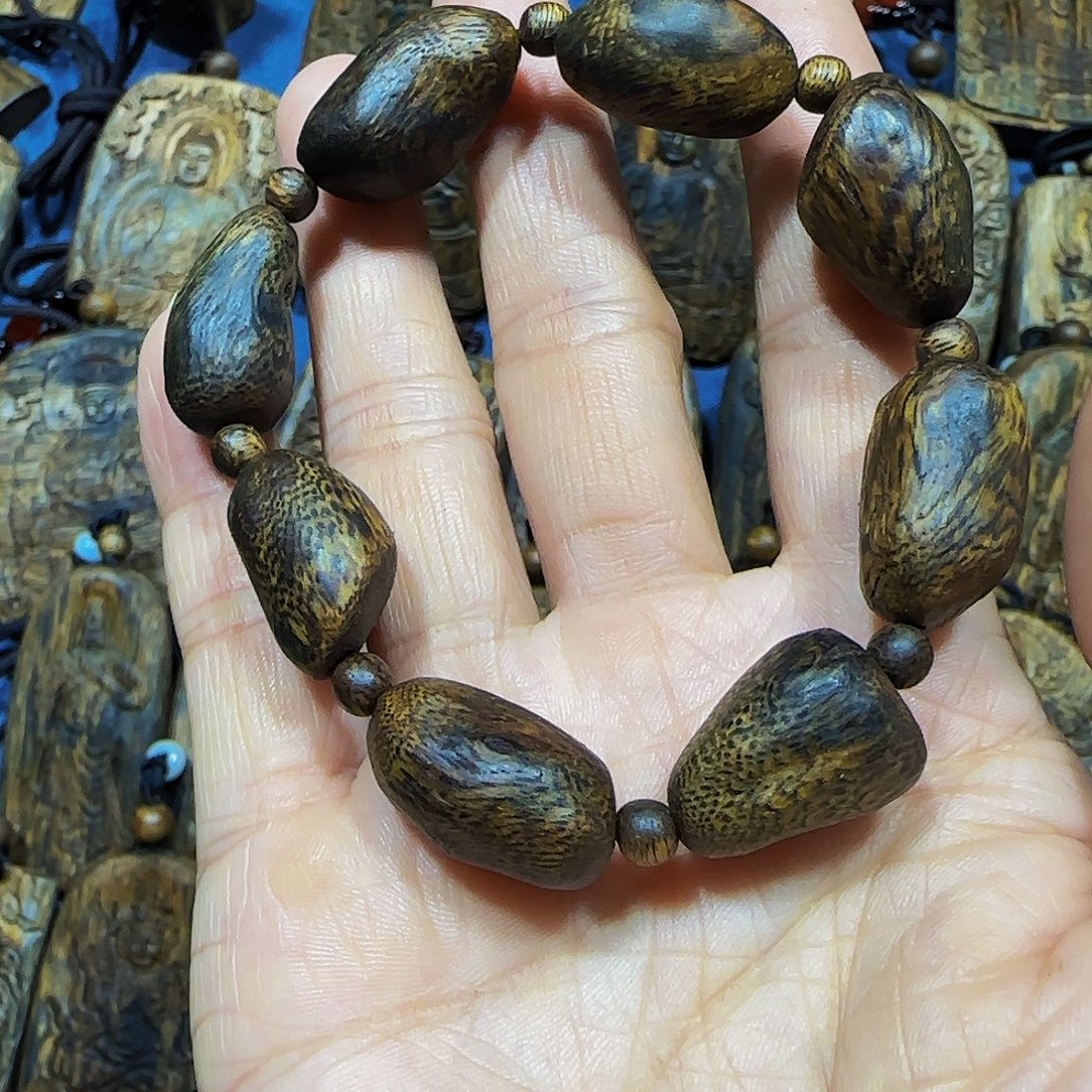 沉香沉香碎屑海南白奇乌身老料瘤疤随形14.5