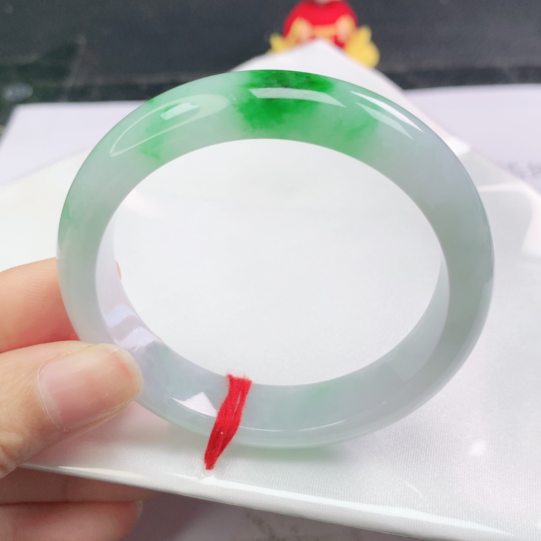 翡翠未镶嵌手镯正