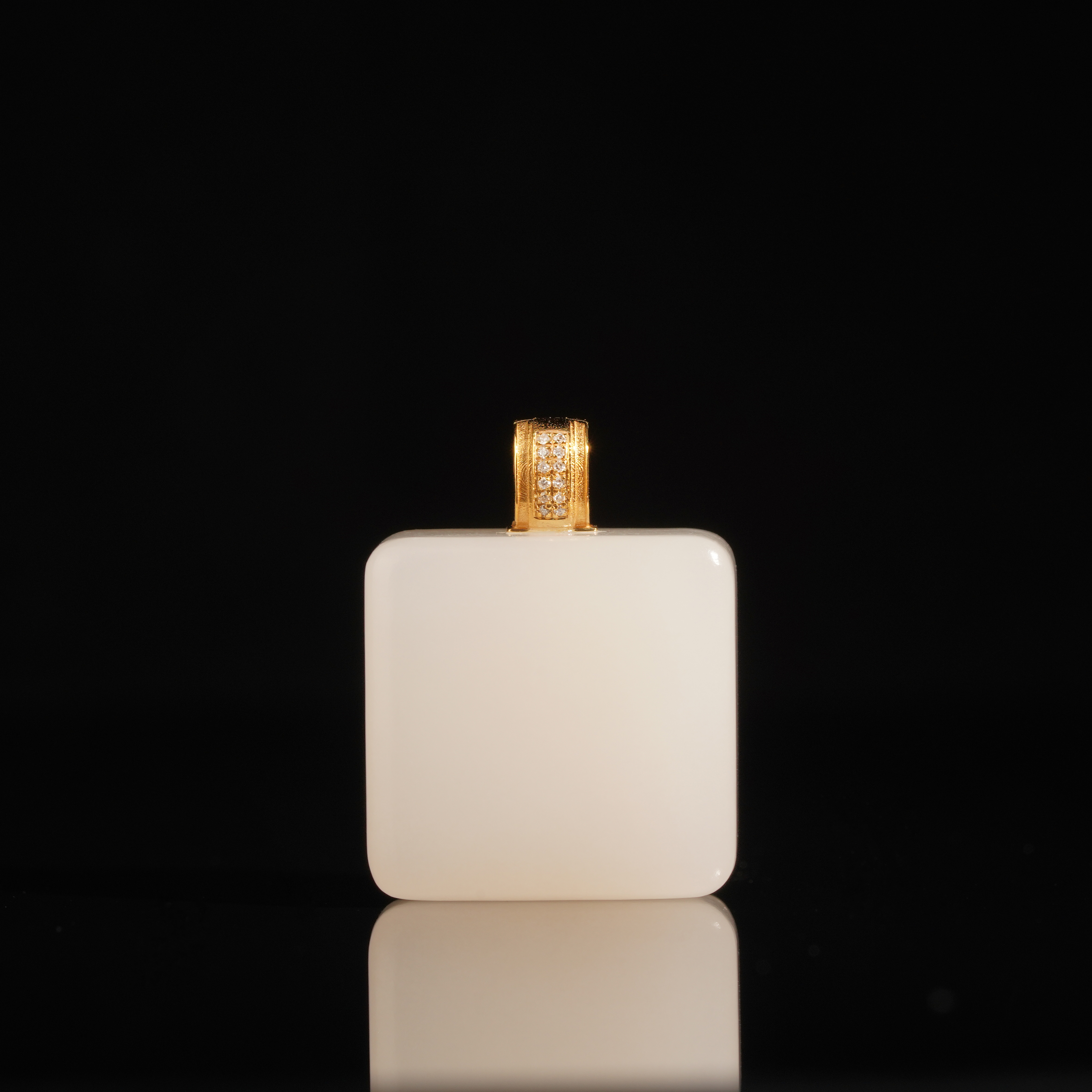 【鹿鸣】18k金藕粉方型吊坠 不含链20.5*20.5*11.9mm LM09