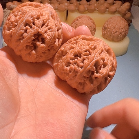 文玩核桃把件大**贵大粗筋43