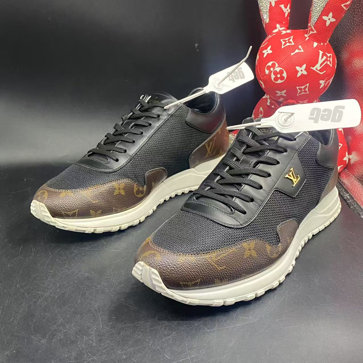 95新 LouisVuitton/路易威登 【聚星优选】黑棕色运动鞋43码kke064