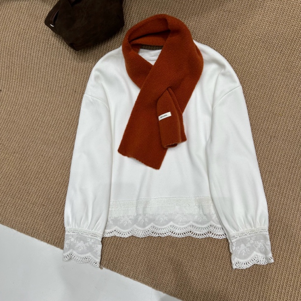 月月【加绒加厚】冬新款气质拼接刺绣蕾丝花边圆领宽松百搭叠穿内搭