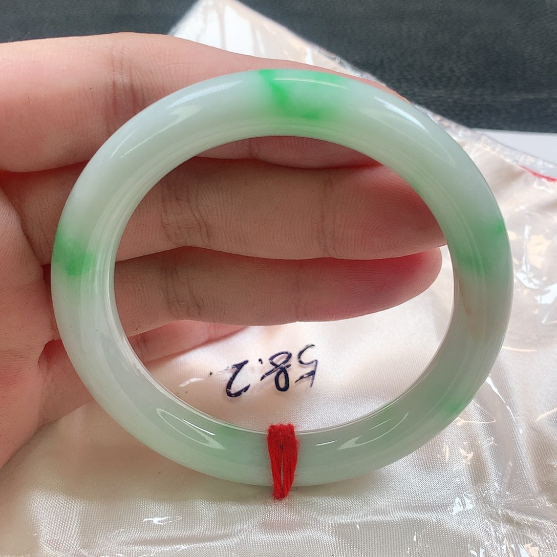 未镶嵌手镯（圆镯）翡翠385号