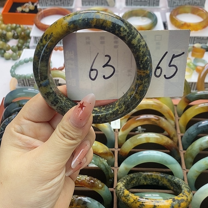 蛇纹石玉手镯未镶嵌相**沫