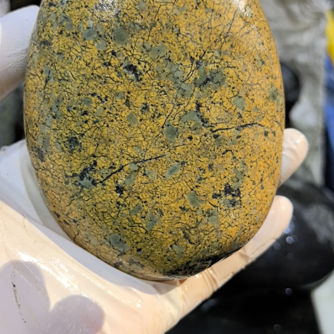 用***7藏玉药王石原石一个