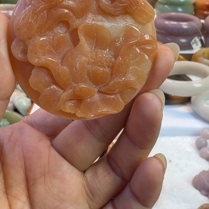 石英岩玉未镶嵌手镯