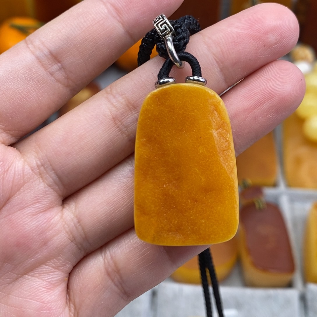 琥珀吊坠(赠链)未镶嵌