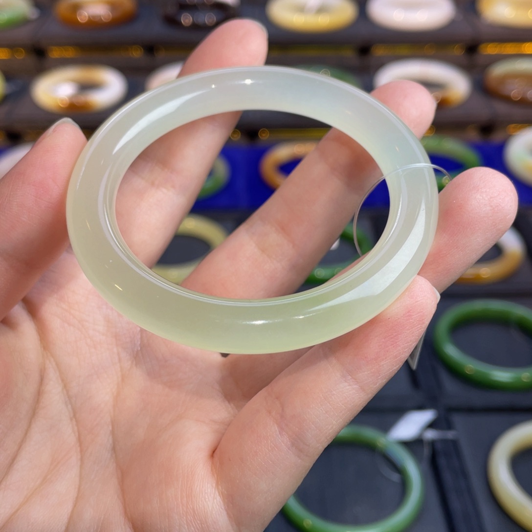 和田玉手镯未镶嵌高冰翠青手镯52