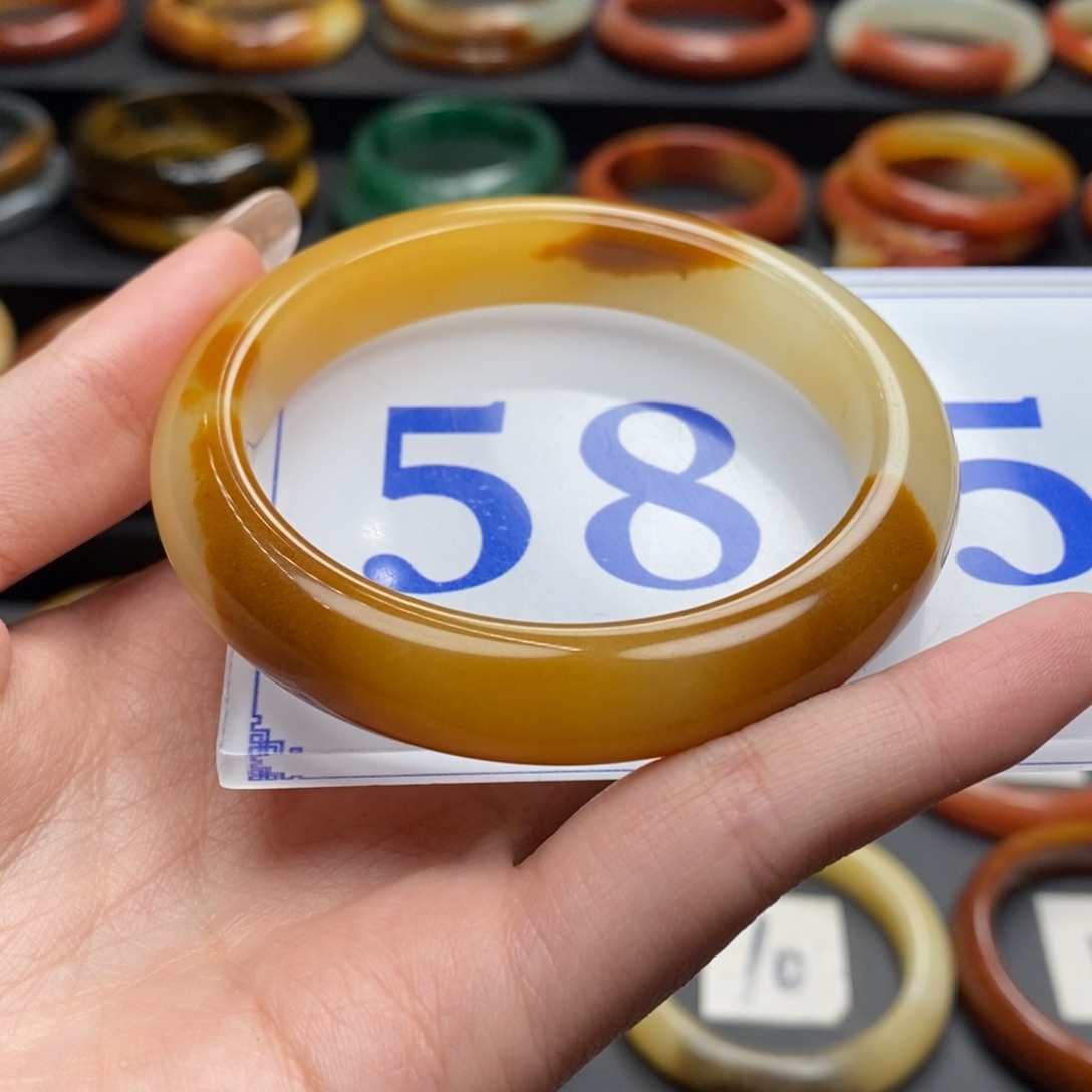 石英质玉（黄龙玉）手镯未镶嵌