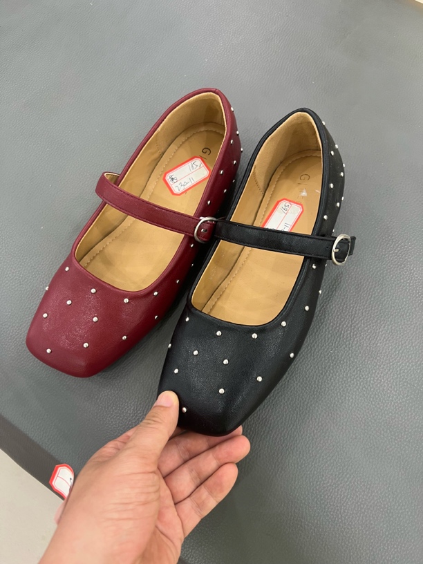 时尚鞋子百搭增高公主鞋单鞋玛丽珍鞋内增高铆钉浅口