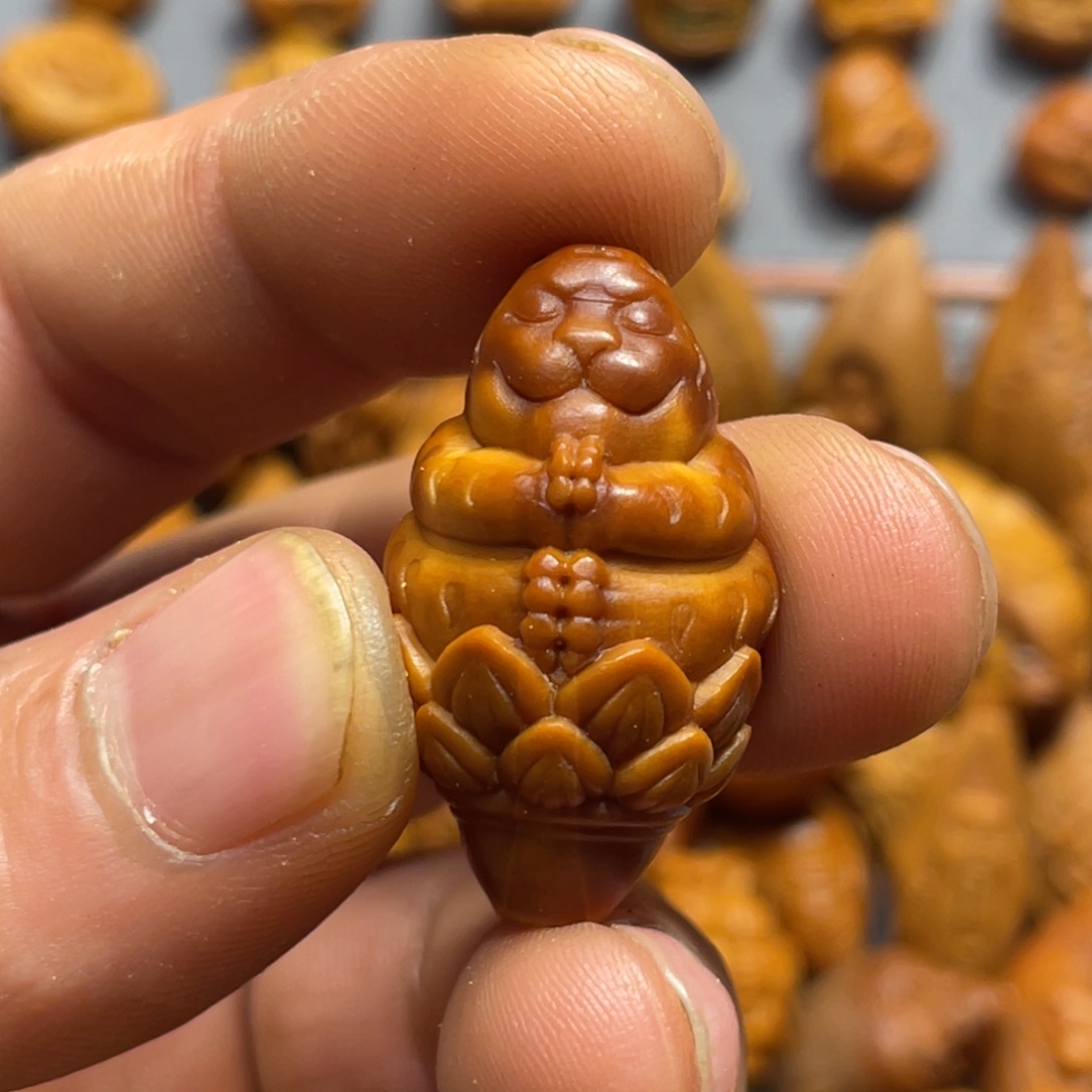 橄榄核吊坠老虎三通294