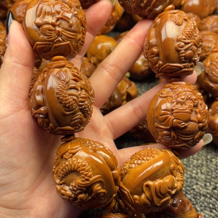 橄榄核吊坠越***。橄榄核