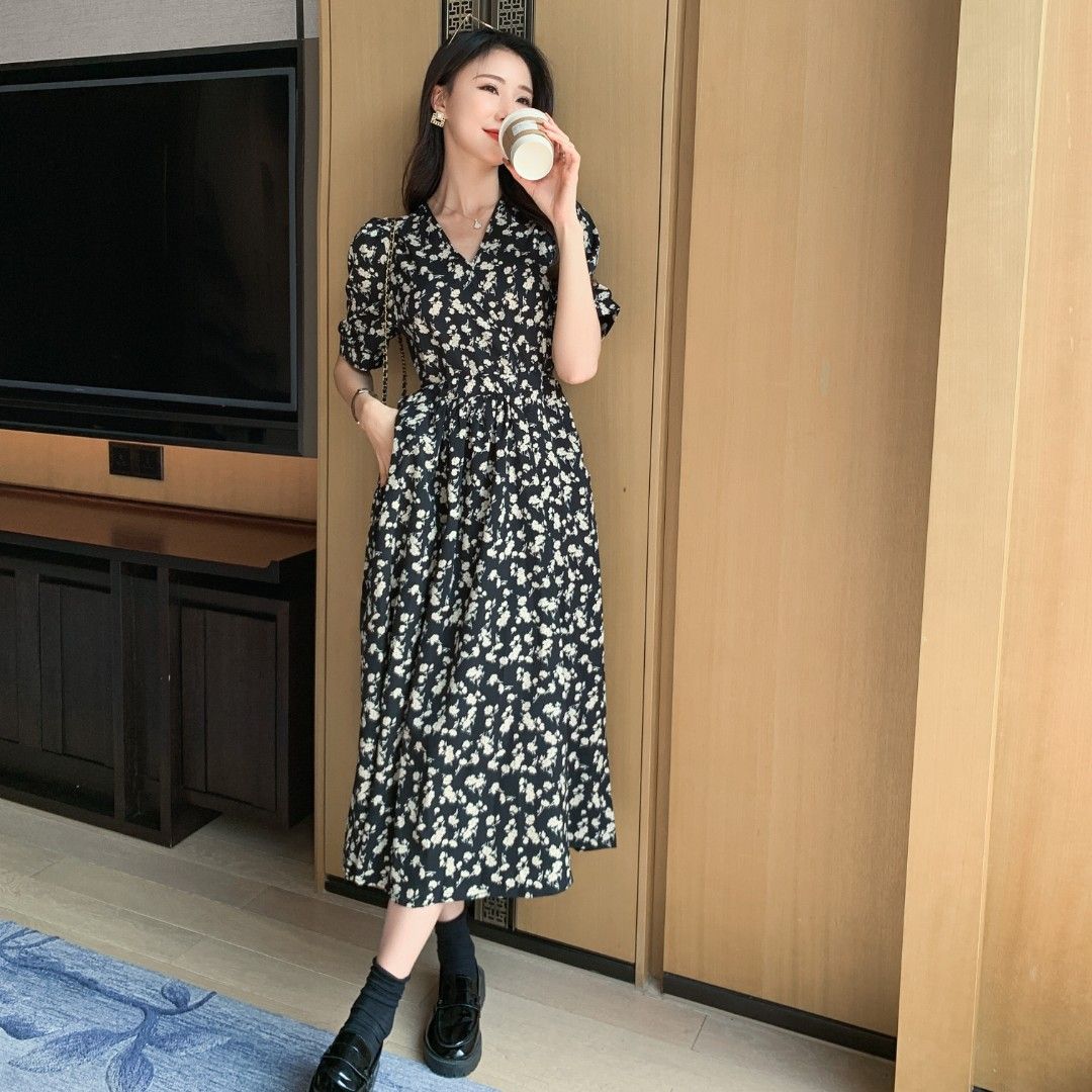 2025年新款碎花连衣裙中长款裙子